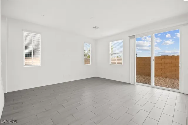 $2,700 | 10140 Gabby Glen Street, Las Vegas, NV 89183