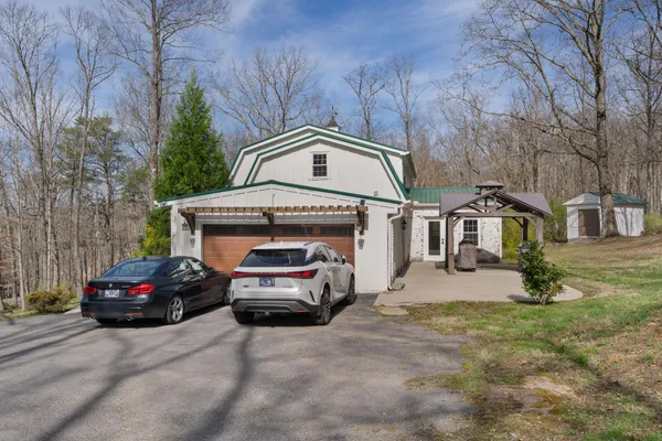 $850,000 | 1022 River Bend Drive, Chattanooga, TN 37419