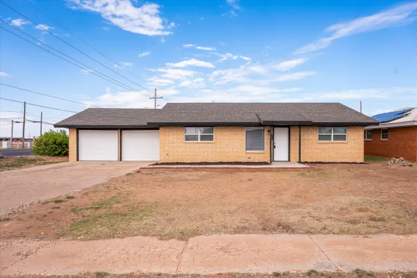 $175,000 | 102 Eagle Avenue, Levelland, TX 79336