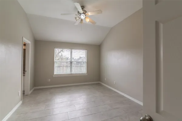$1,975 | 2209 Highland Crossing Drive, Conroe, TX 77304