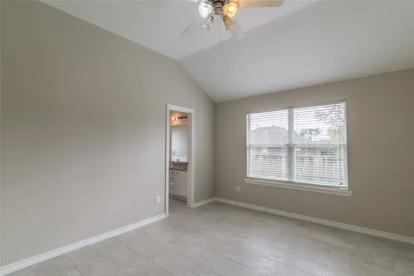 $1,975 | 2209 Highland Crossing Drive, Conroe, TX 77304