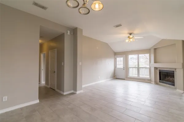 $1,975 | 2209 Highland Crossing Drive, Conroe, TX 77304