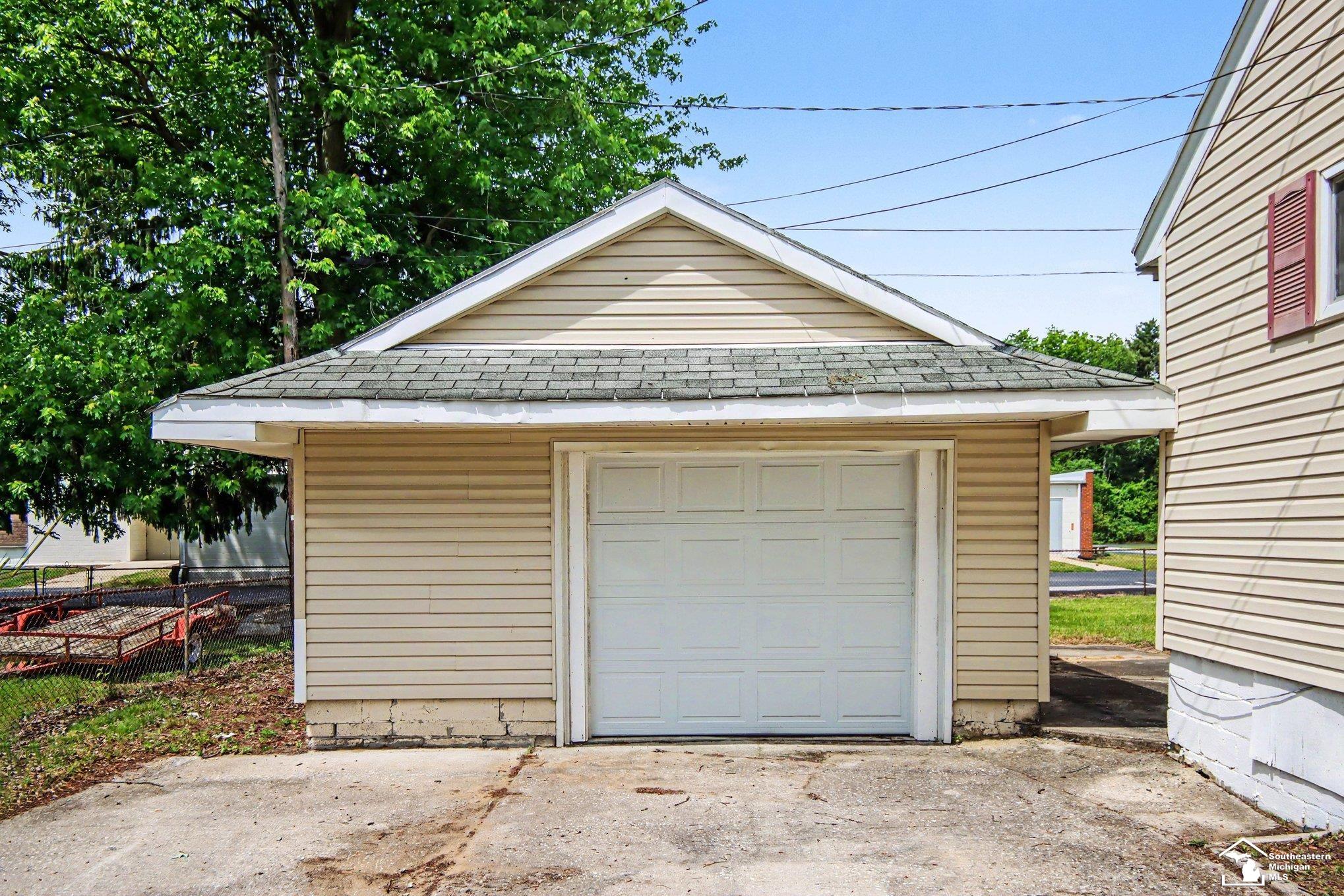 10909 Maple Street Temperance, MI 48182 - Photo 20 of 25