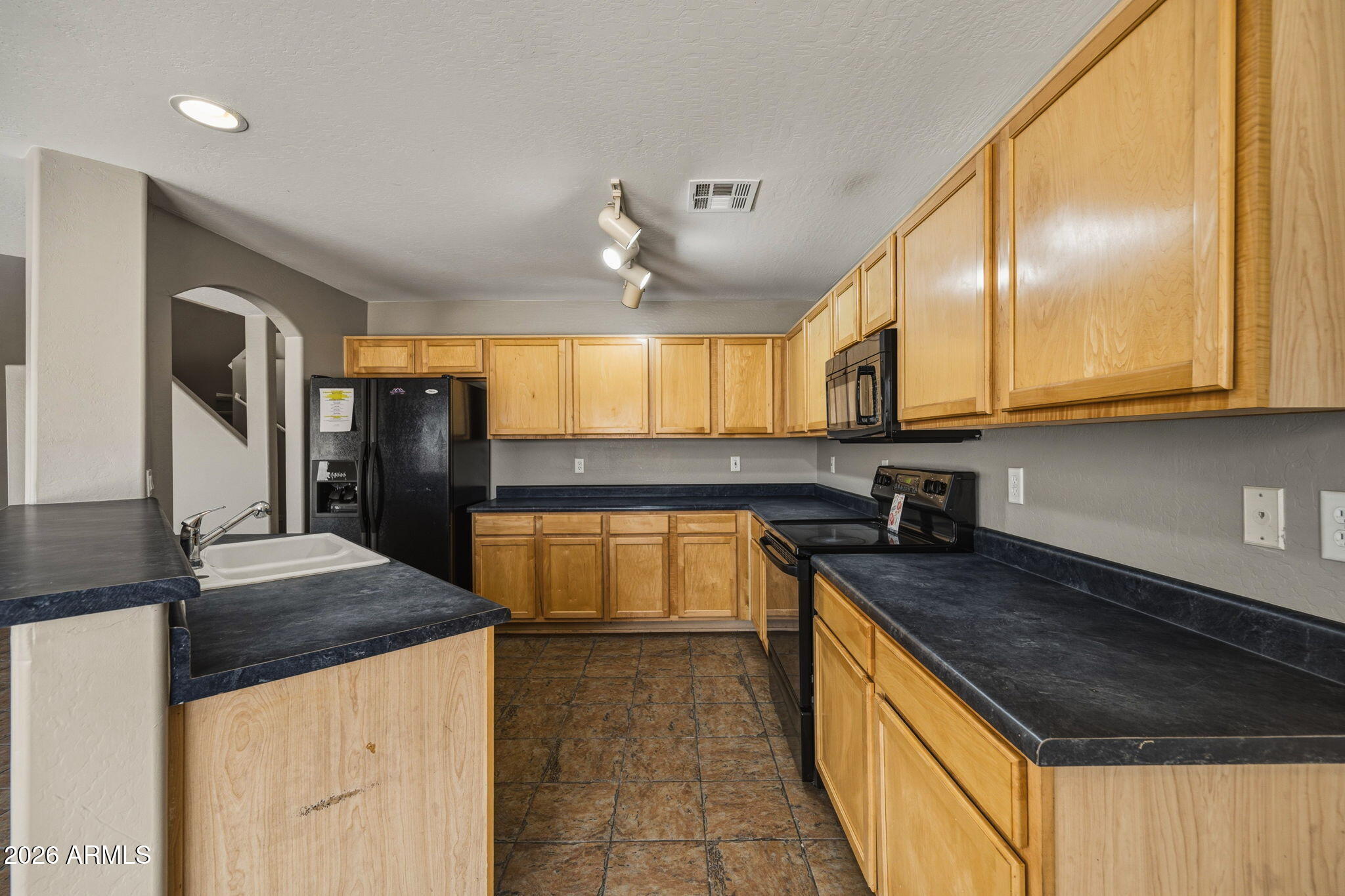 1649 West Harding Avenue Coolidge, AZ 85128 - Photo 9 of 28 Kitchen