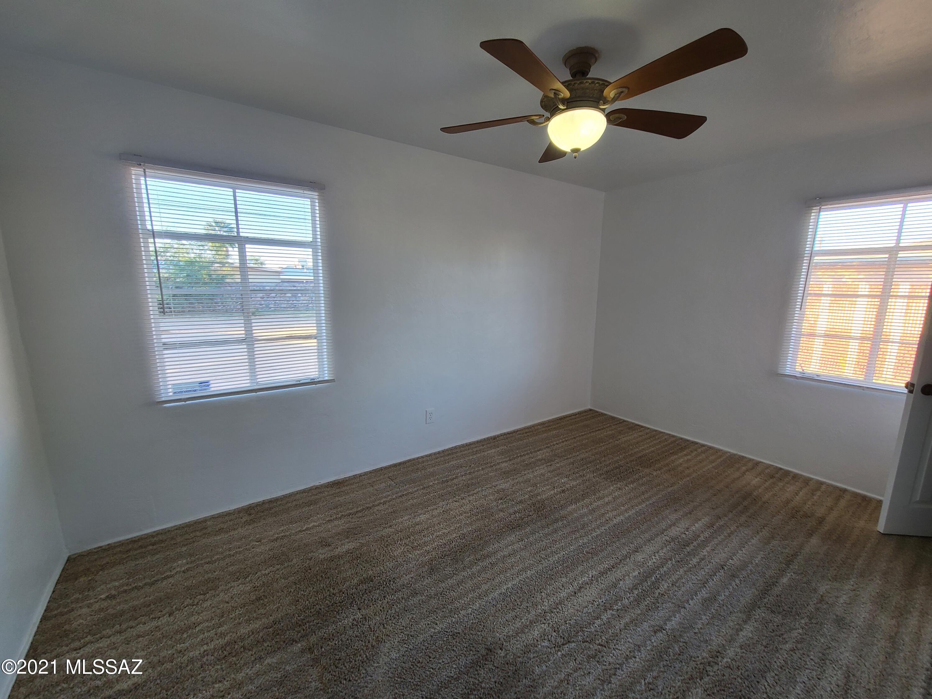 2002 South Howard Stravenue Tucson, AZ 85713 - Photo 14 of 31