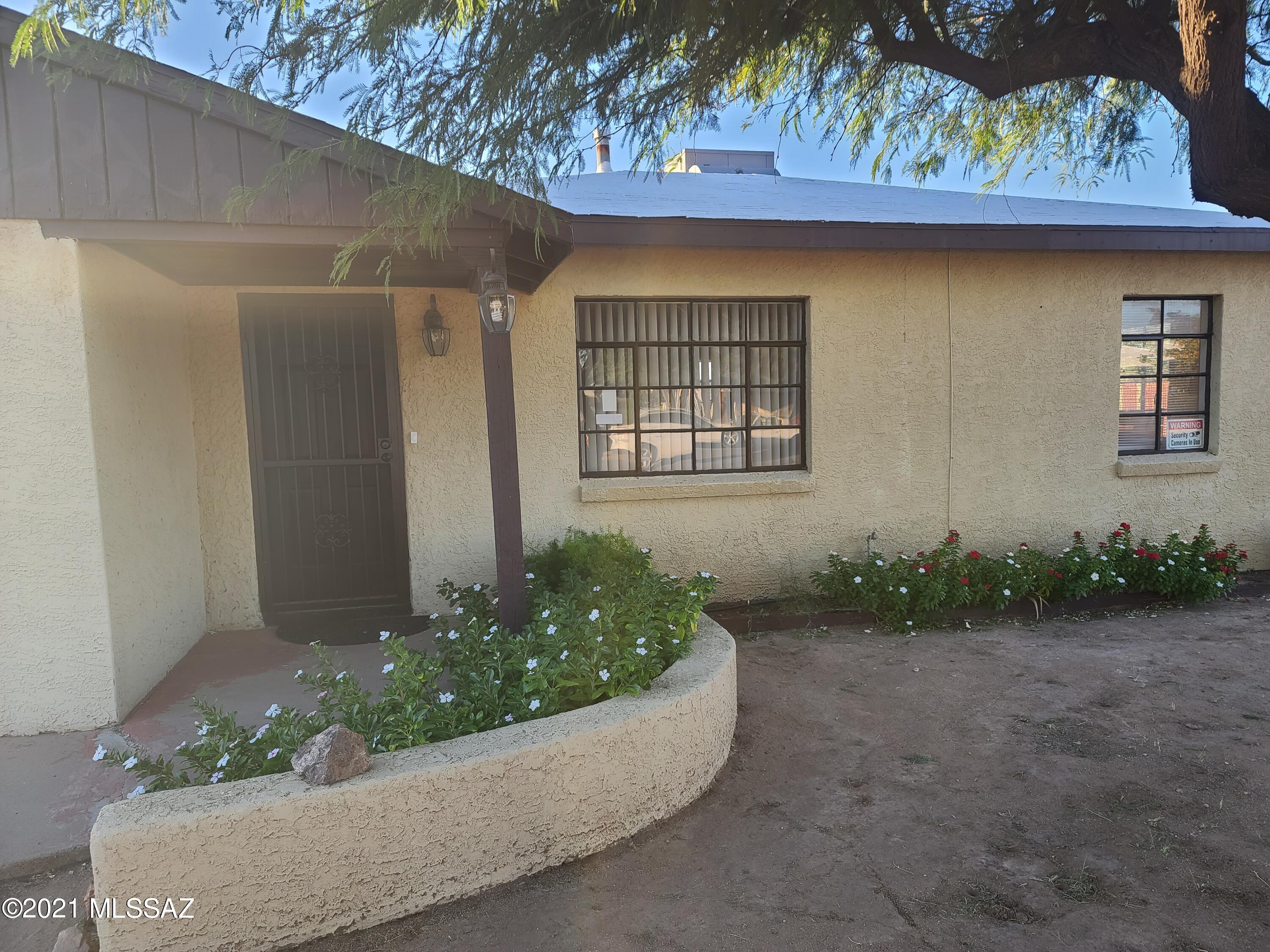 2002 South Howard Stravenue Tucson, AZ 85713 - Photo 3 of 31