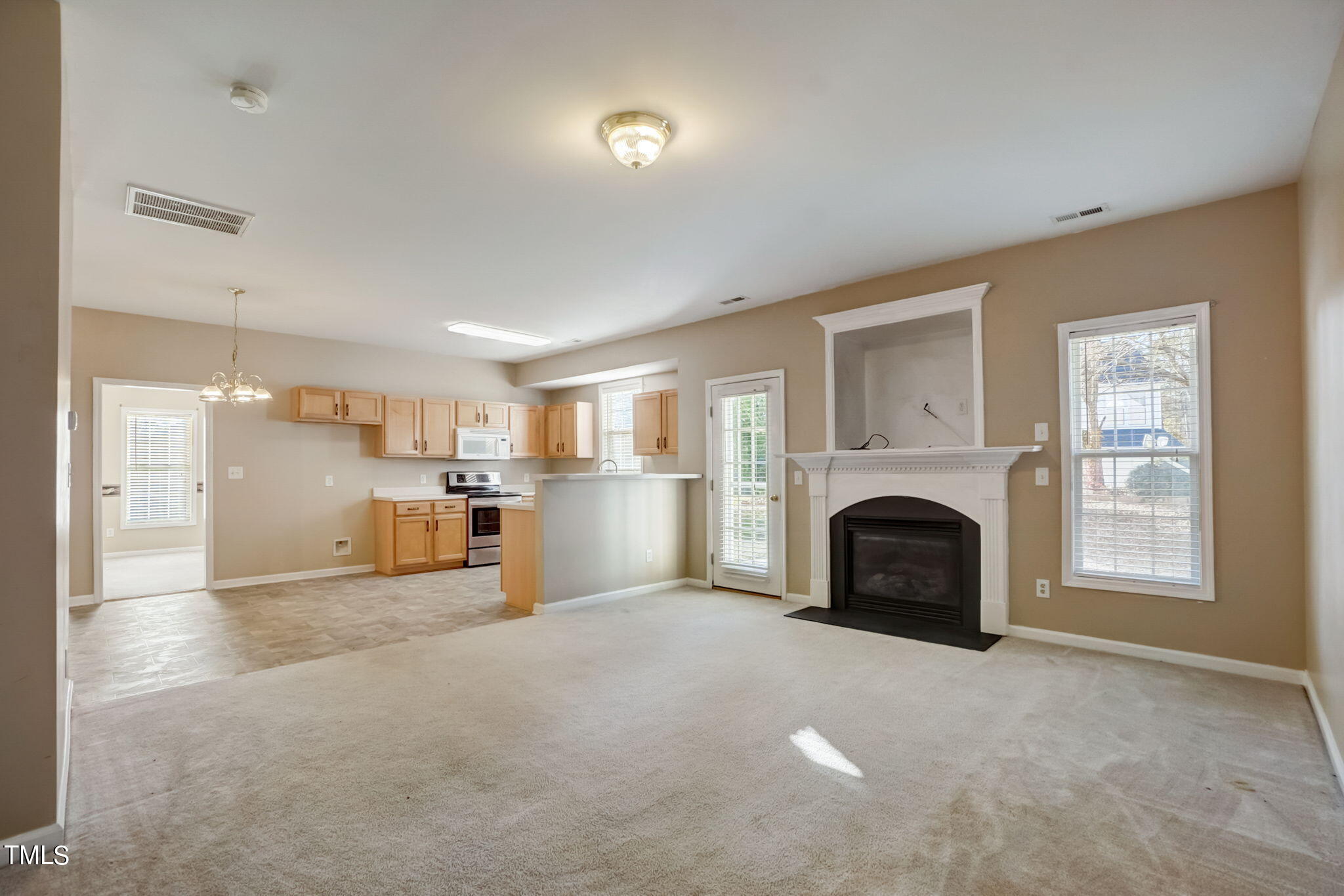 728 Trout Lilly Place Raleigh, NC 27610 - Photo 8 of 34 10-web-or-mls-Trout Lilly Pl-010