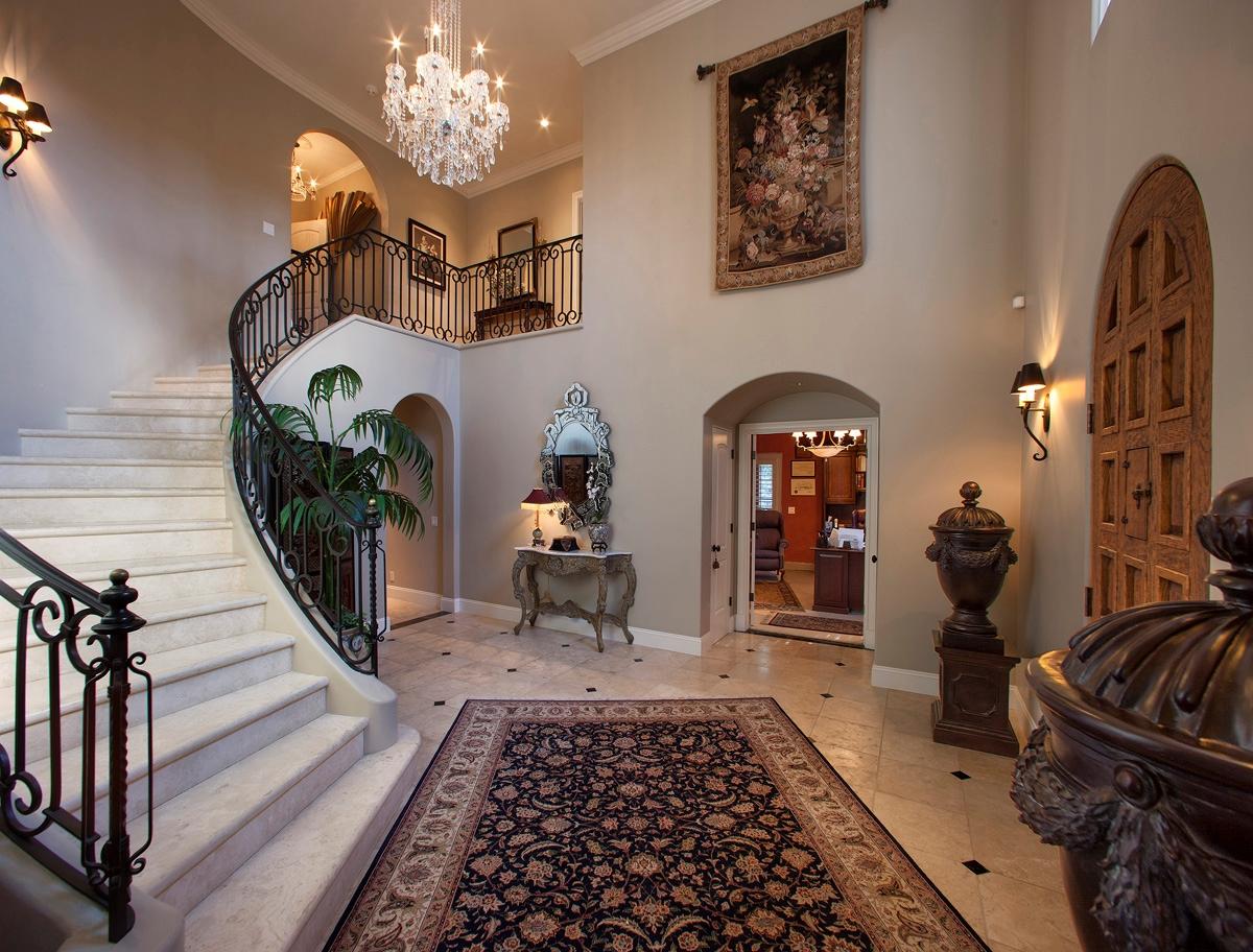 584BarkerPassGrandEntry