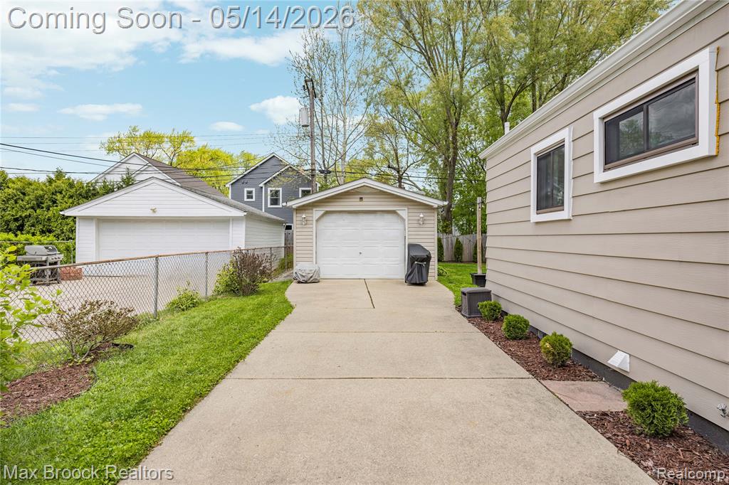 1890 Princeton Road Berkley, MI 48072 - Photo 31 of 42 Gallery Image 31