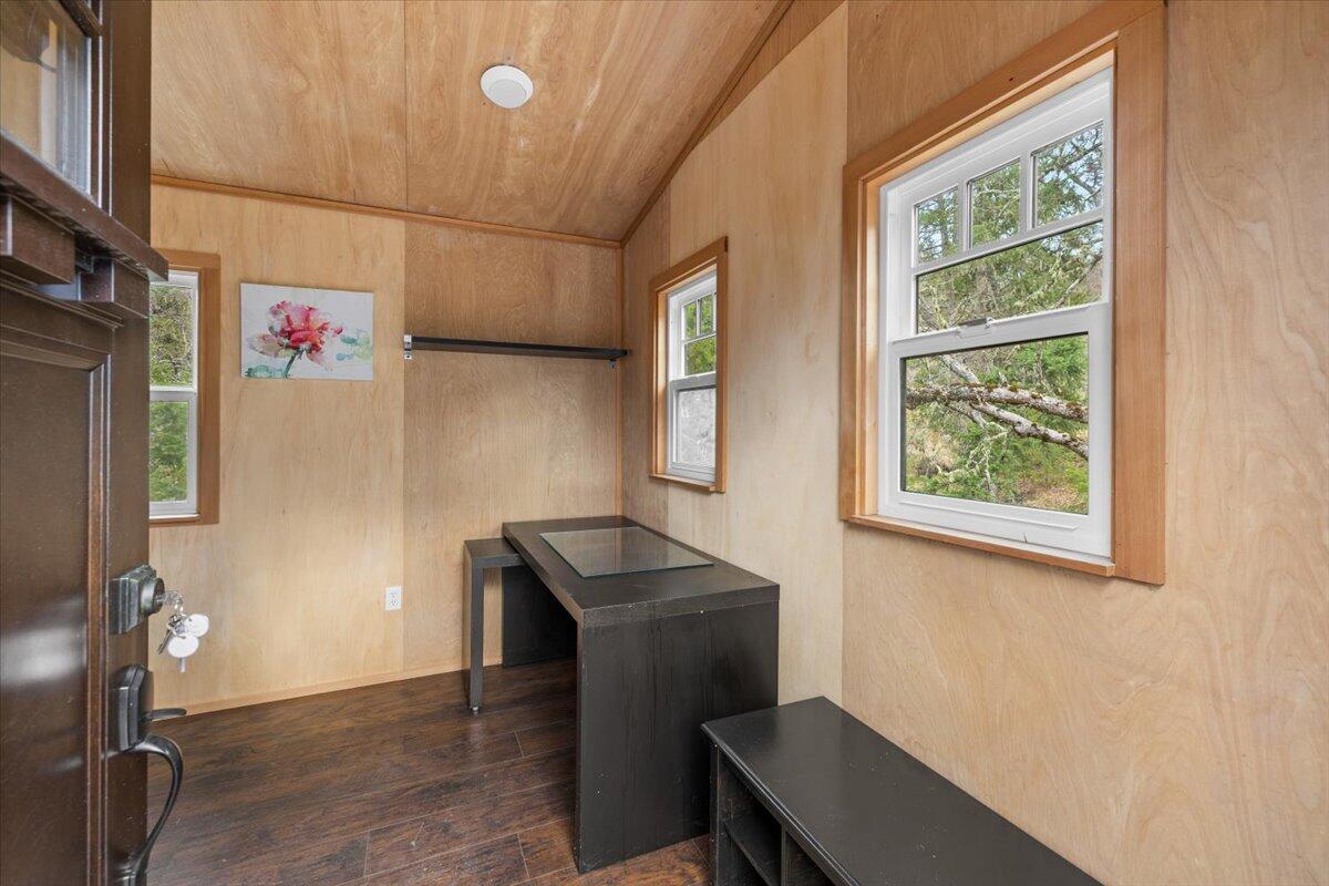 1203 Tyler Creek Road Ashland, OR 97520 - Photo 17 of 29 20-CI_8333