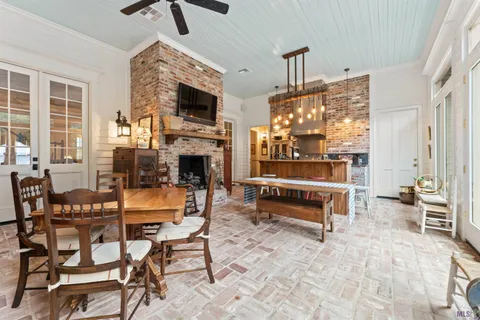 $1,549,500 | 5376 Live Oak Drive, St. Francisville, LA 70775