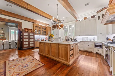 $1,549,500 | 5376 Live Oak Drive, St. Francisville, LA 70775