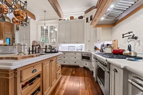 $1,549,500 | 5376 Live Oak Drive, St. Francisville, LA 70775