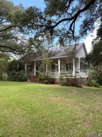 $575,000 | 7735 A Old Tunica Road, St. Francisville, LA 70775
