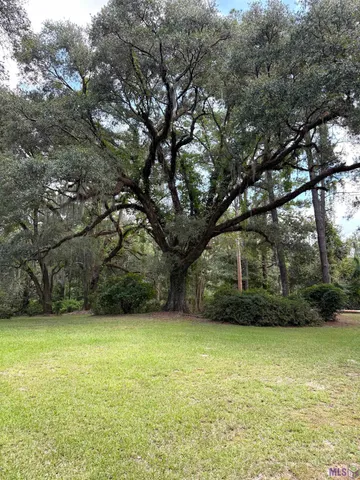 $575,000 | 7735 A Old Tunica Road, St. Francisville, LA 70775