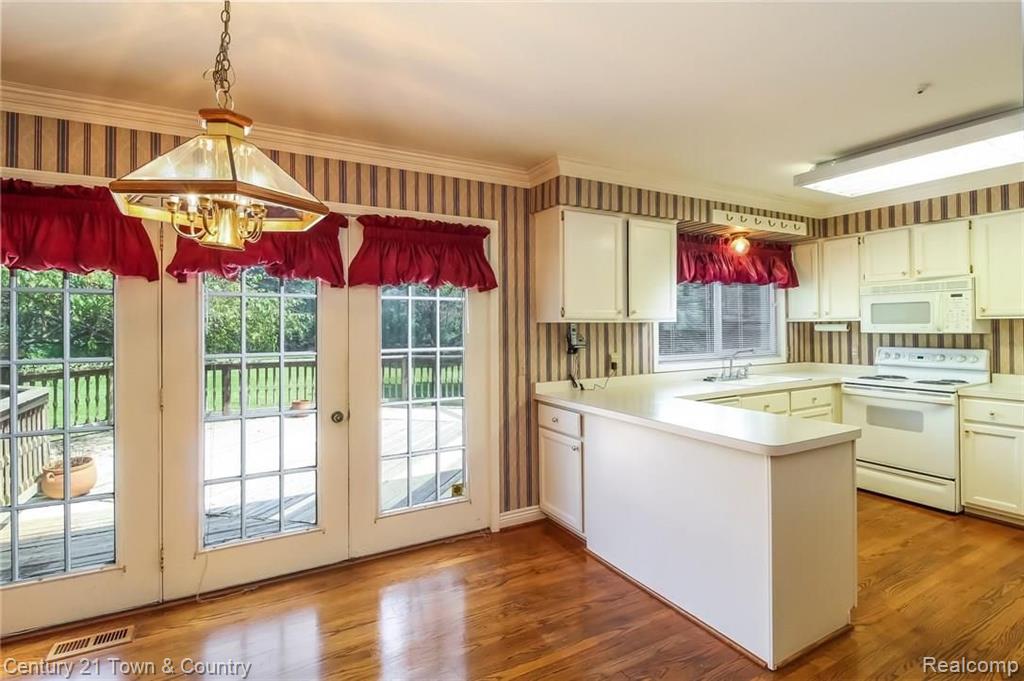 1142 Greenleaf Drive Rochester Hills, MI 48309 - Photo 10 of 55