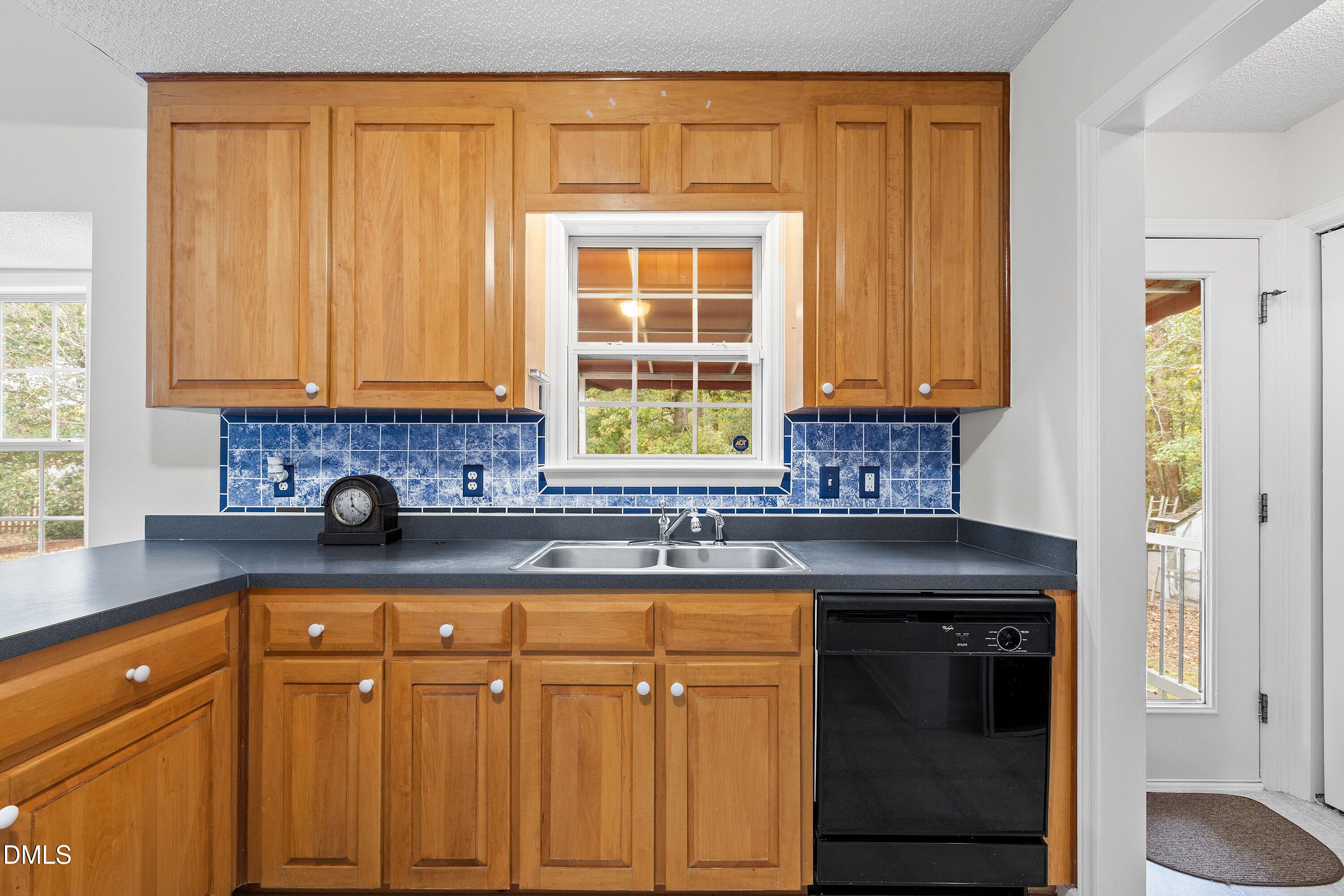 6236 Bridgemont Lane Willow Spring, NC 27592 - Photo 8 of 29 Kitchen