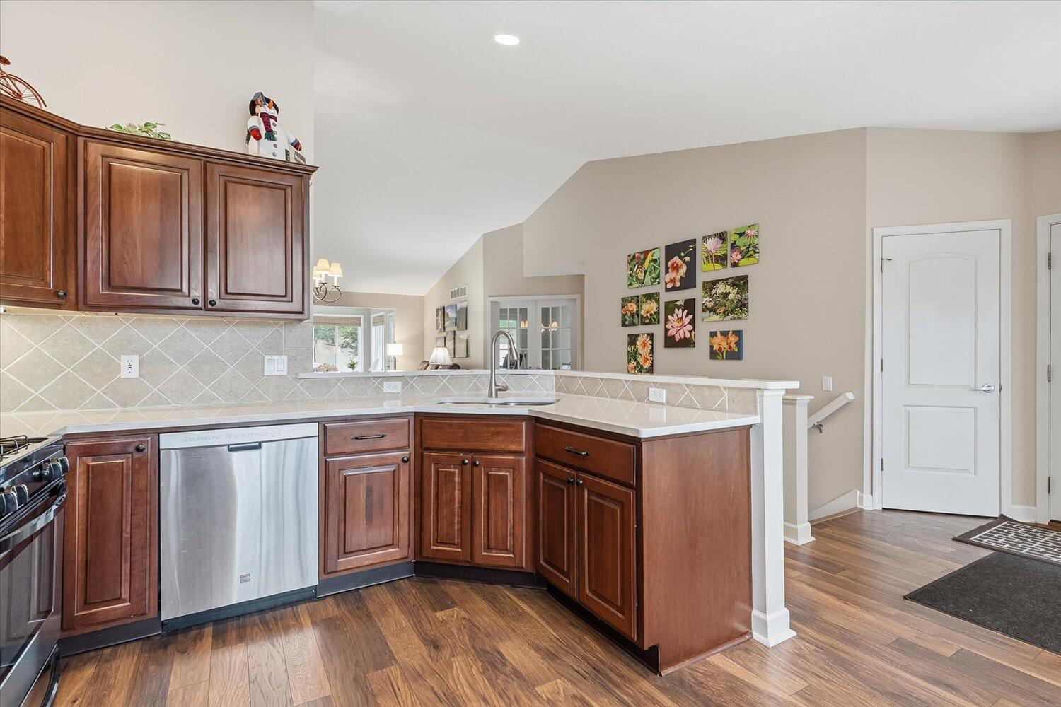 362 Round Hill Road Kalamazoo, MI 49009 - Photo 7 of 43 08-WM362roundhillrd-29