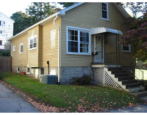 27 Raymond Street Worcester, MA 01607 - Photo 1 of 6 Gallery Image 1