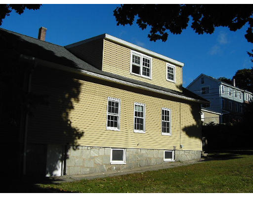 27 Raymond Street Worcester, MA 01607 - Photo 2 of 6 Gallery Image 2