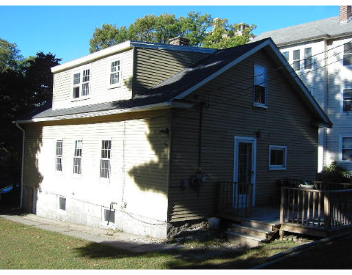 27 Raymond Street Worcester, MA 01607 - Photo 3 of 6 Gallery Image 3