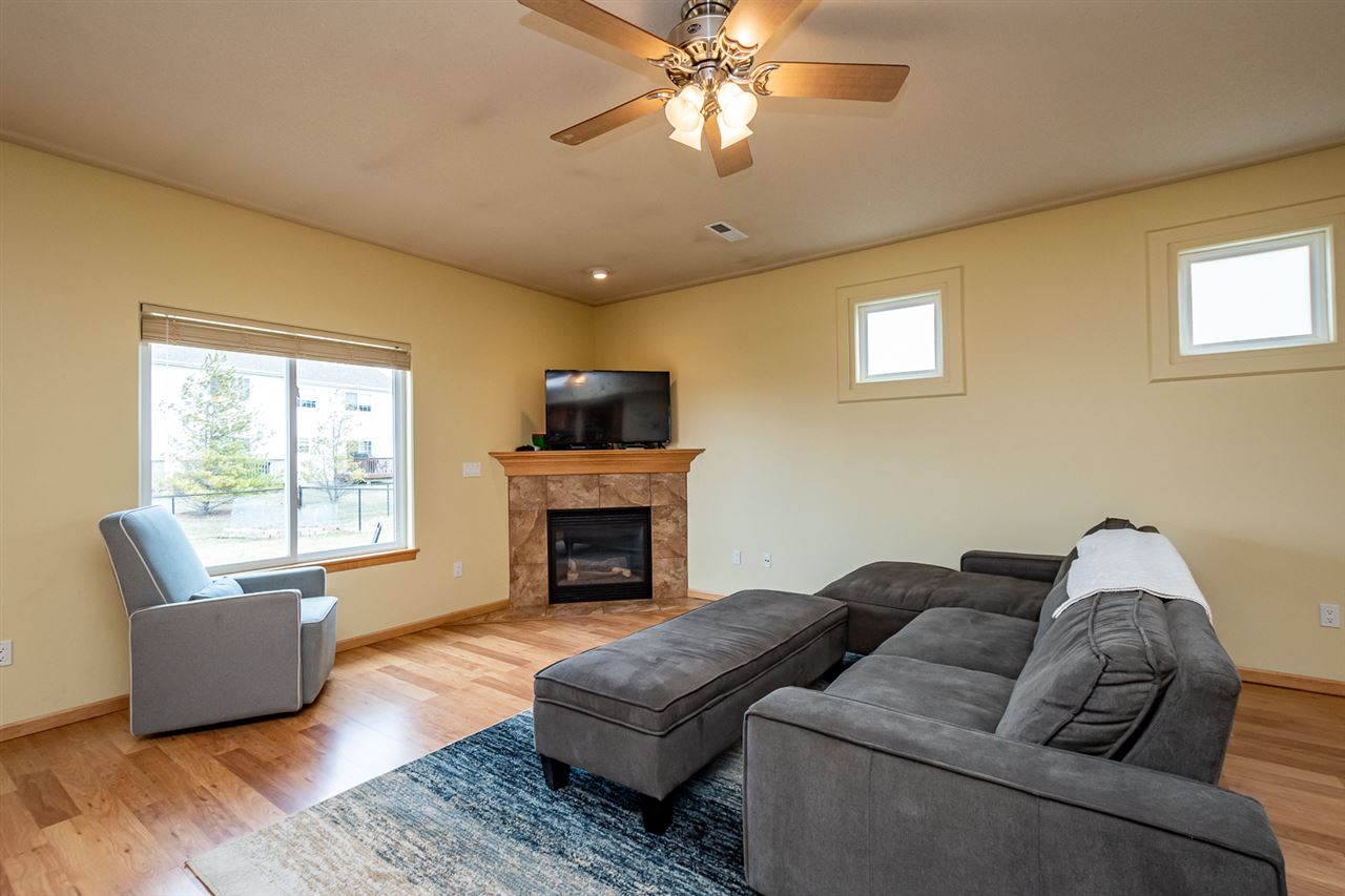 235 South Park Ridge Road North Liberty, IA 52317 - Photo 4 of 19 Gallery Image 4
