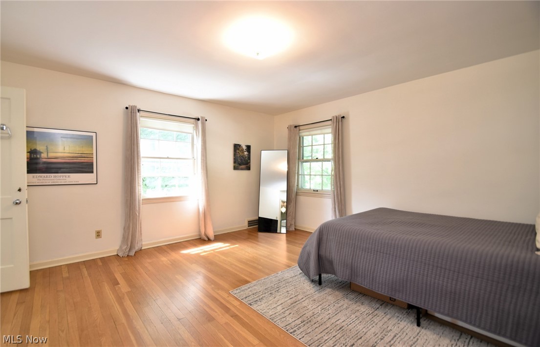 1375 Yellowstone Road Cleveland, OH 44121 - Photo 33 of 48 Bedroom 2