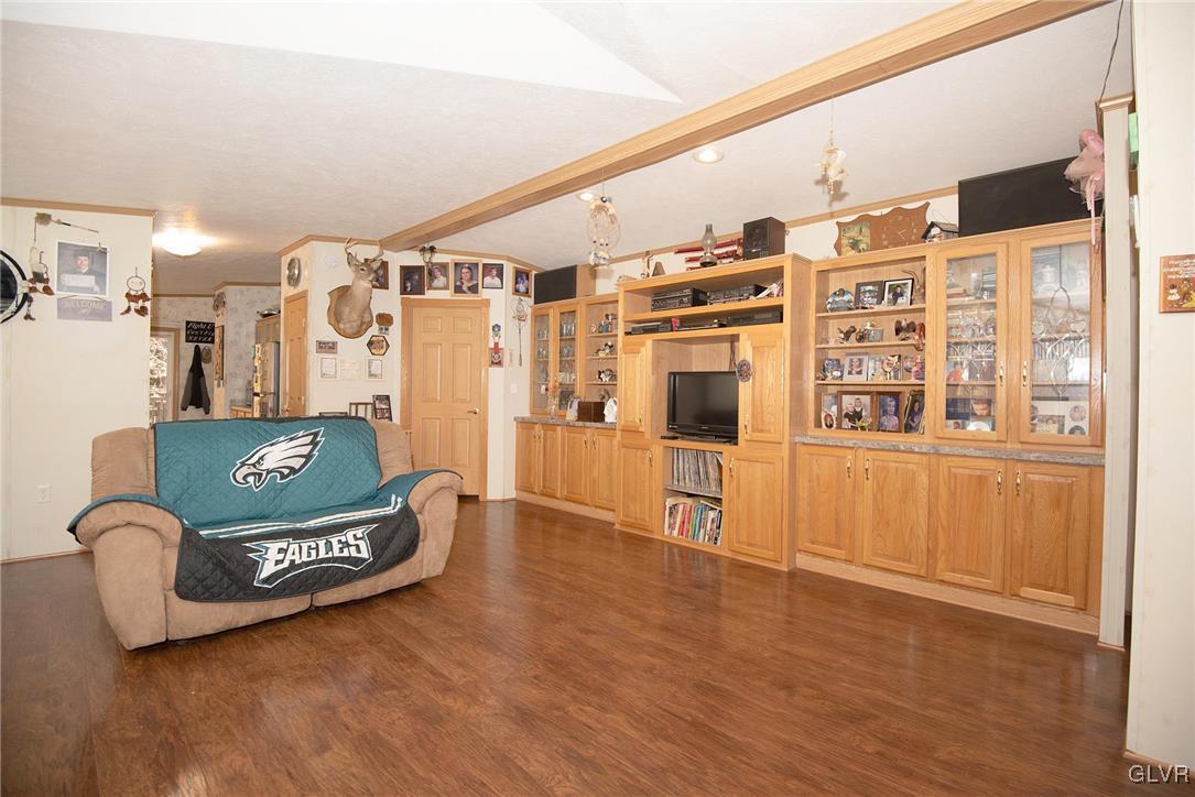 9222 North Loop Road Slatington, PA 18080 - Photo 13 of 27 Gallery Image 13