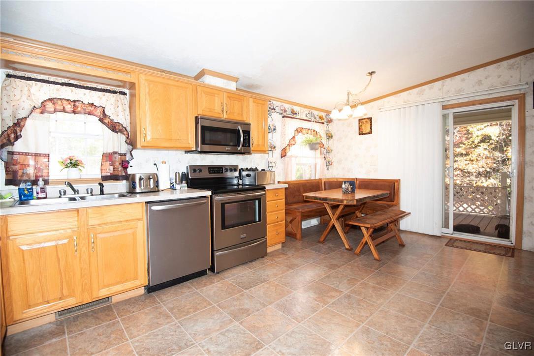 9222 North Loop Road Slatington, PA 18080 - Photo 7 of 27 Gallery Image 7