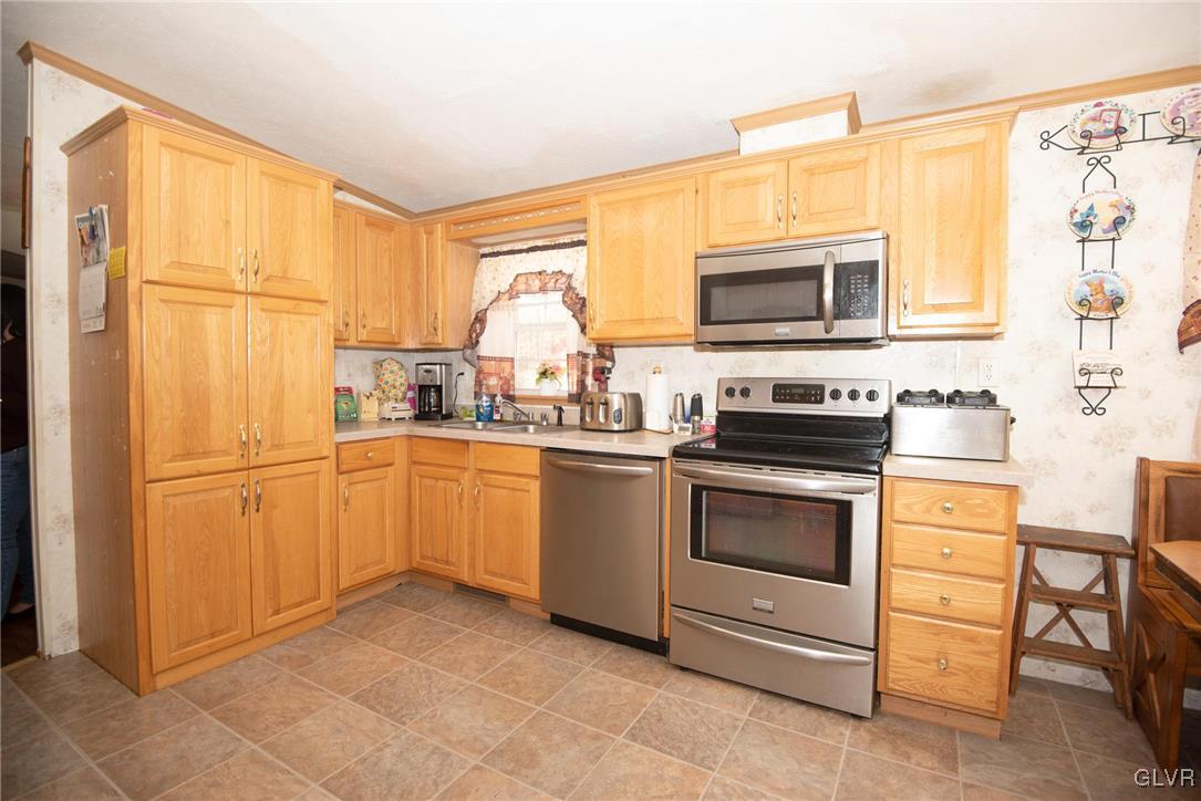 9222 North Loop Road Slatington, PA 18080 - Photo 8 of 27 Gallery Image 8
