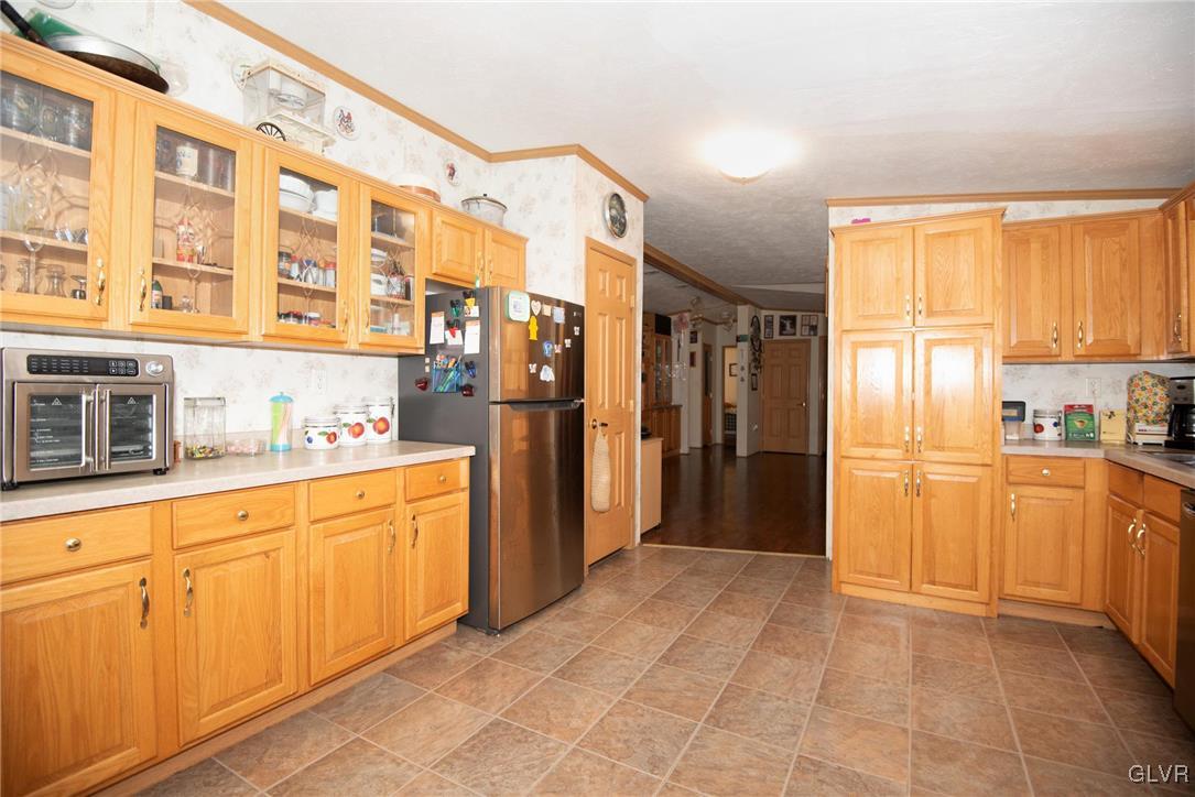 9222 North Loop Road Slatington, PA 18080 - Photo 10 of 27 Gallery Image 10