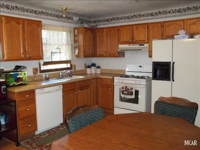 3801 Knepper Road Lambertville, MI 48144 - Photo 7 of 9 20017196-6.JPG