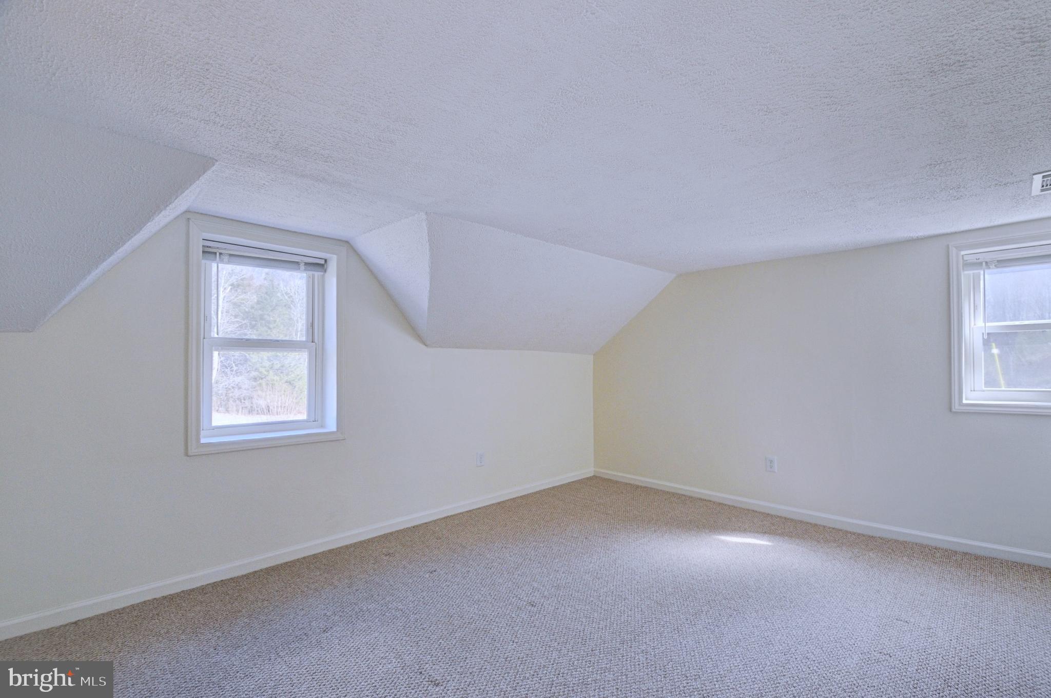 211 Ranger Court Winchester, VA 22602 - Photo 27 of 73 2nd Upstairs bedroom