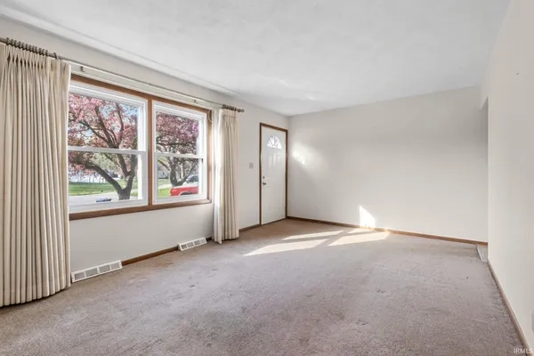 $260,000 | 53731 Pine Tree Court, Elkhart, IN 46514