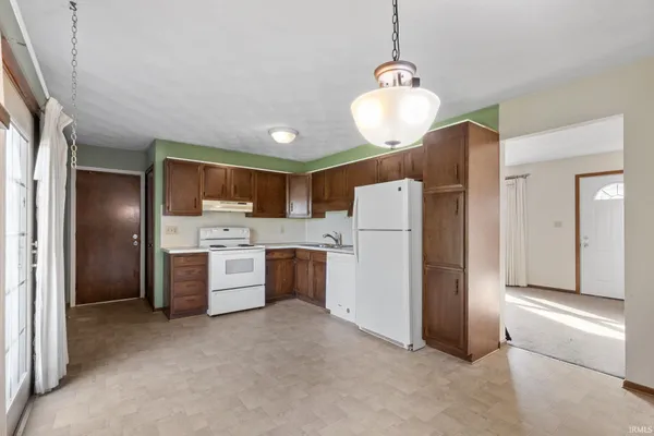 $260,000 | 53731 Pine Tree Court, Elkhart, IN 46514