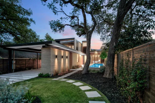 $14,800 | 2407 West 10th Street, Austin, TX 78703