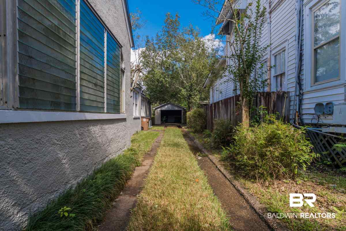 1908 Old Government Street Mobile, AL 36606 - Photo 29 of 32 Side Garage