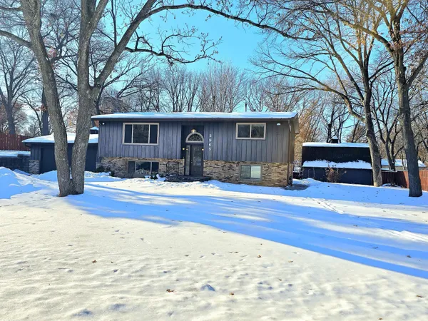 $338,500 | 2965 Juniper Street South, Cambridge, MN 55008