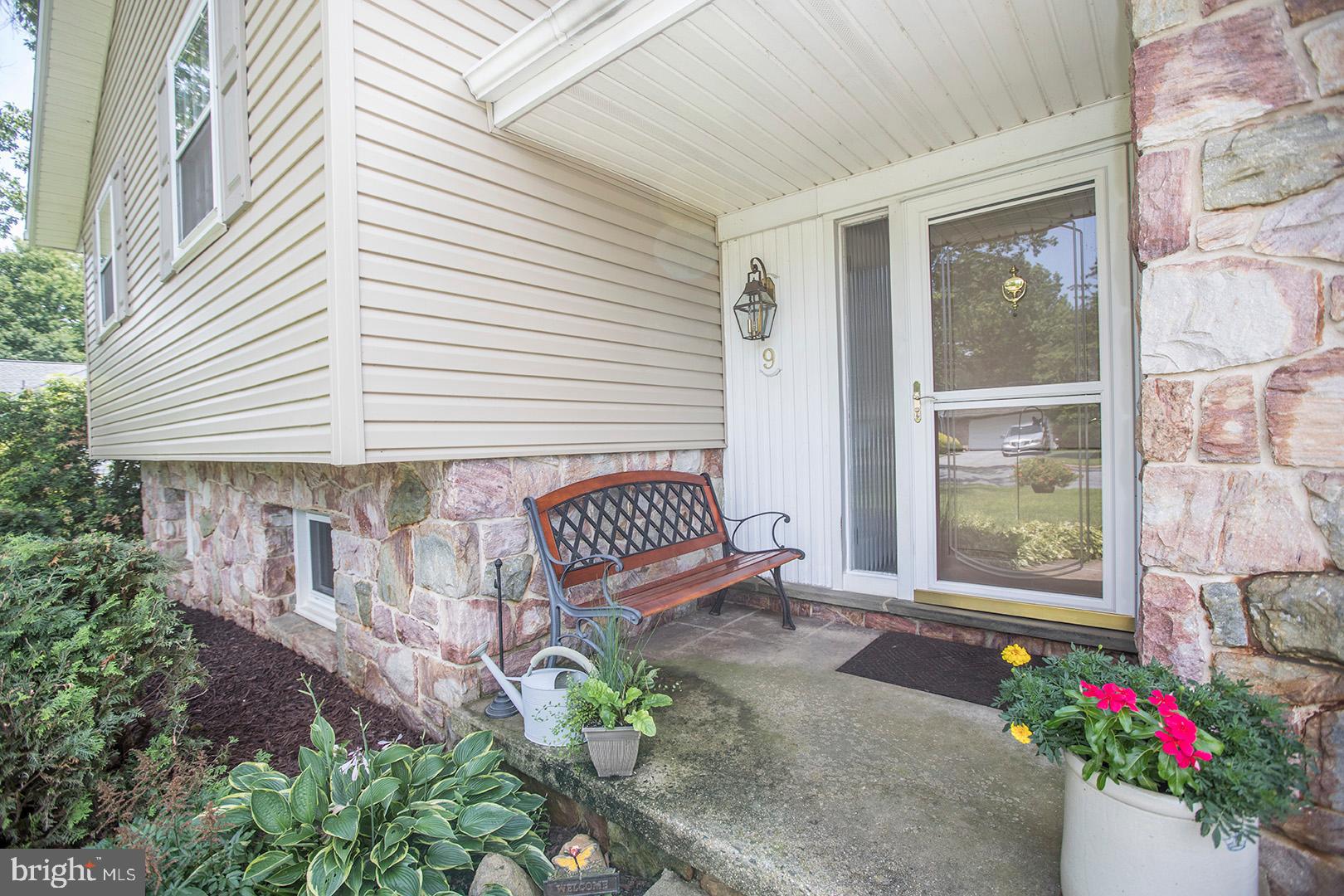 9 Wendy Road Reading, PA 19601 - Photo 2 of 40