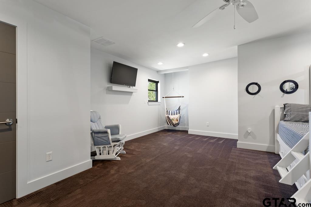 24116 Sun Ridge Road Lindale, TX 75771 - Photo 30 of 47 a view of a livingroom with furniture