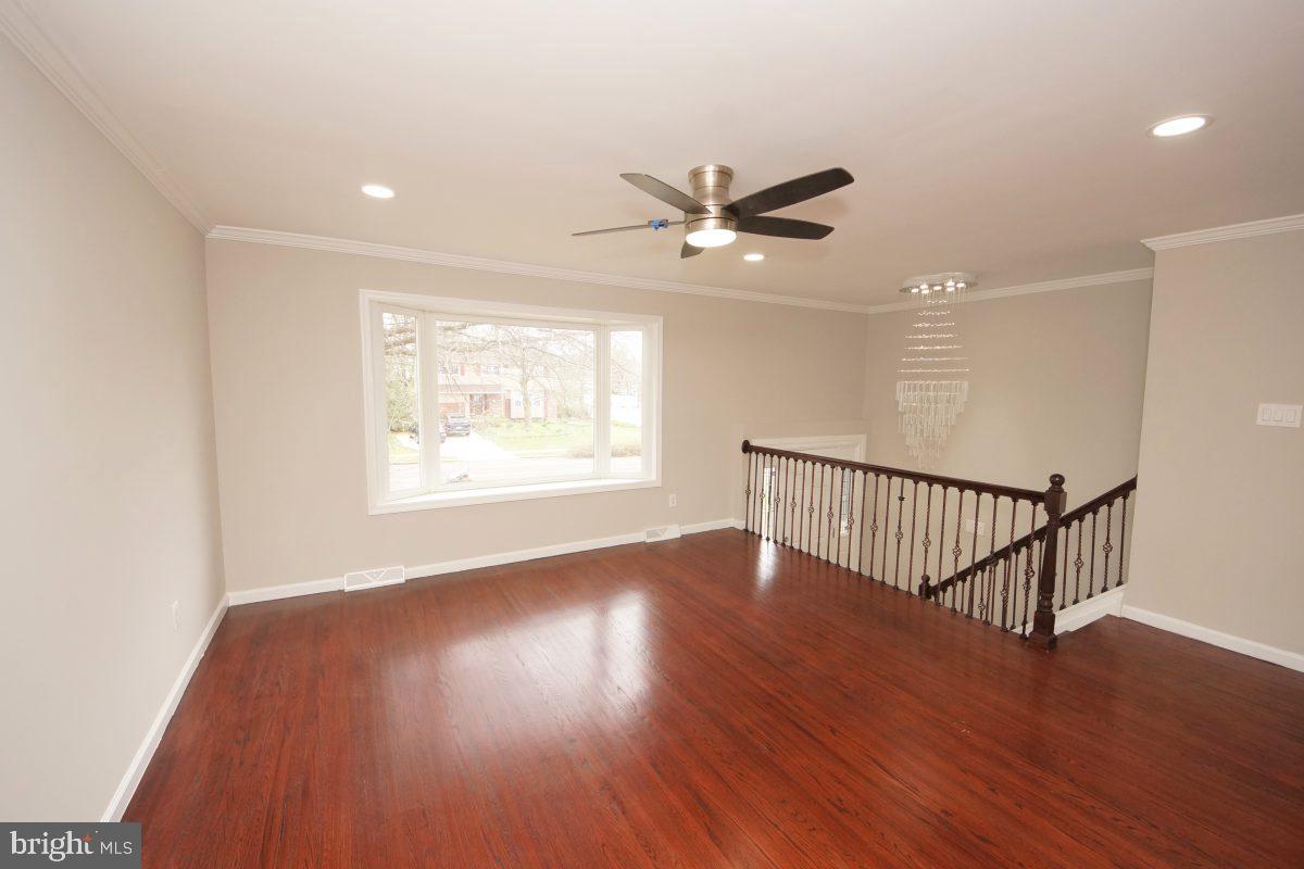 413 Pomona Road Cinnaminson, NJ 08077 - Photo 14 of 24 Gallery Image 14