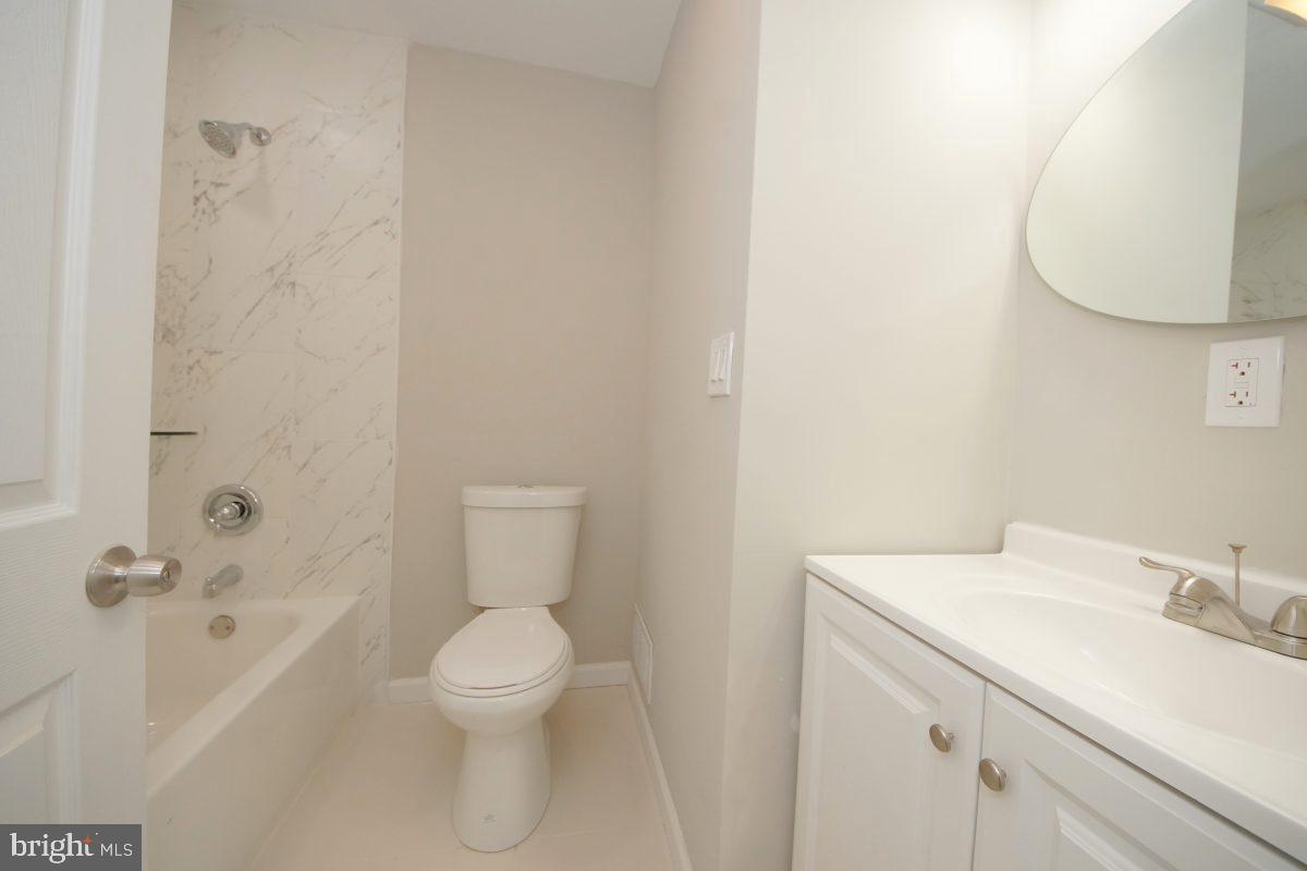 413 Pomona Road Cinnaminson, NJ 08077 - Photo 16 of 24 Gallery Image 16