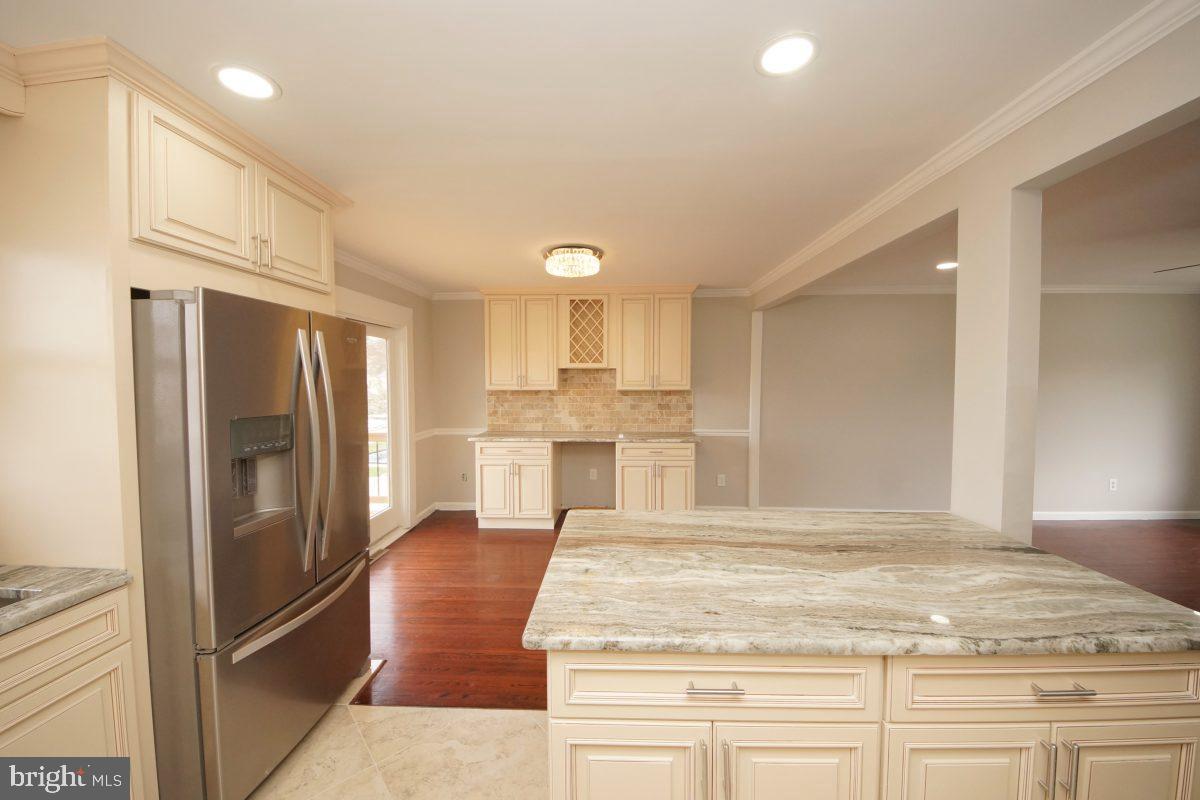 413 Pomona Road Cinnaminson, NJ 08077 - Photo 4 of 24 Gallery Image 4