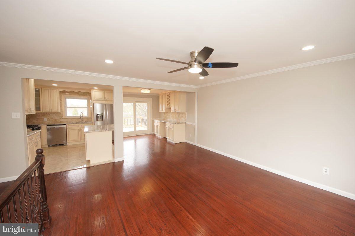 413 Pomona Road Cinnaminson, NJ 08077 - Photo 5 of 24 Gallery Image 5
