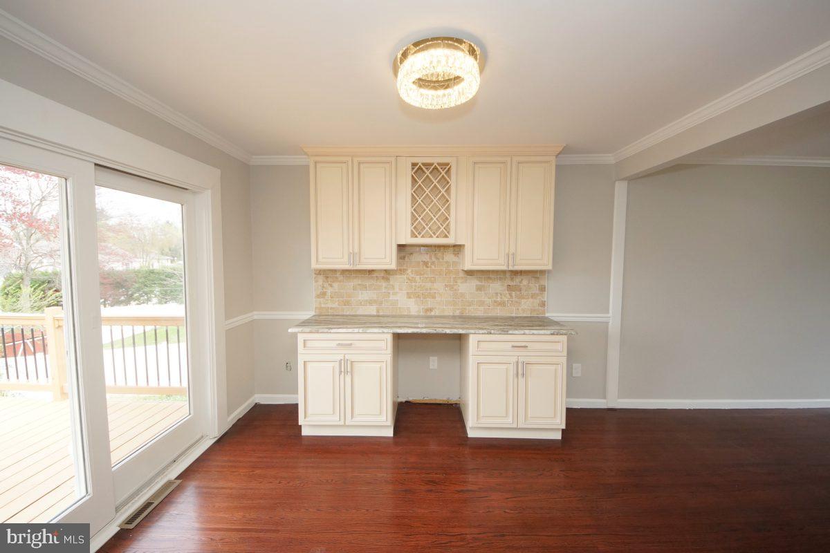 413 Pomona Road Cinnaminson, NJ 08077 - Photo 9 of 24 Gallery Image 9