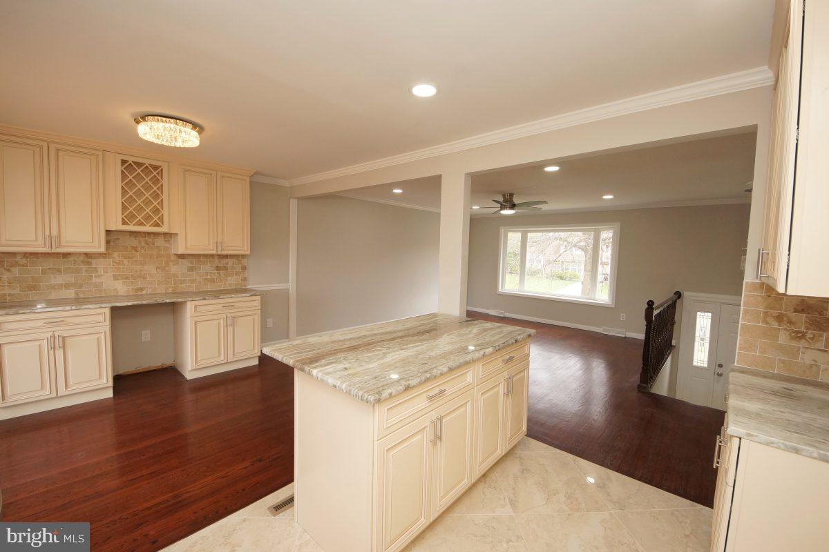 413 Pomona Road Cinnaminson, NJ 08077 - Photo 10 of 24 Gallery Image 10