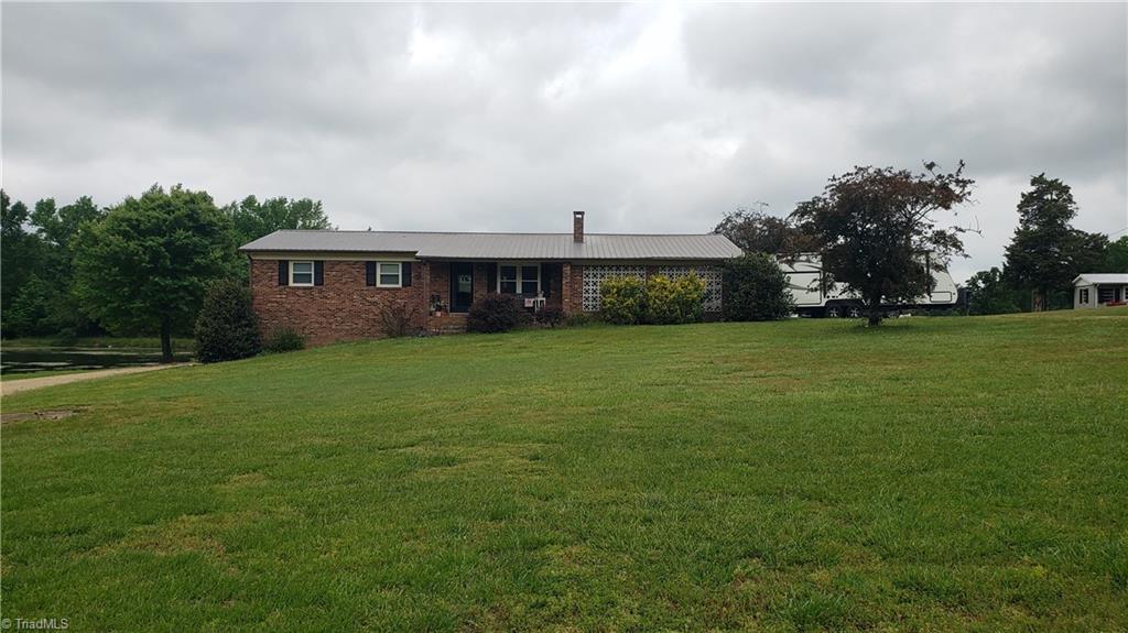 1202 Pilot School Road Thomasville, NC 27360 - Photo 2 of 15 Gallery Image 2