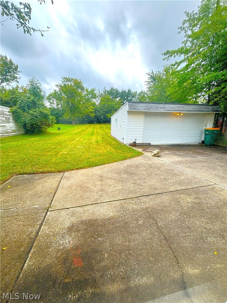 20732 Applegate Road Maple Heights, OH 44137 - Photo 4 of 41