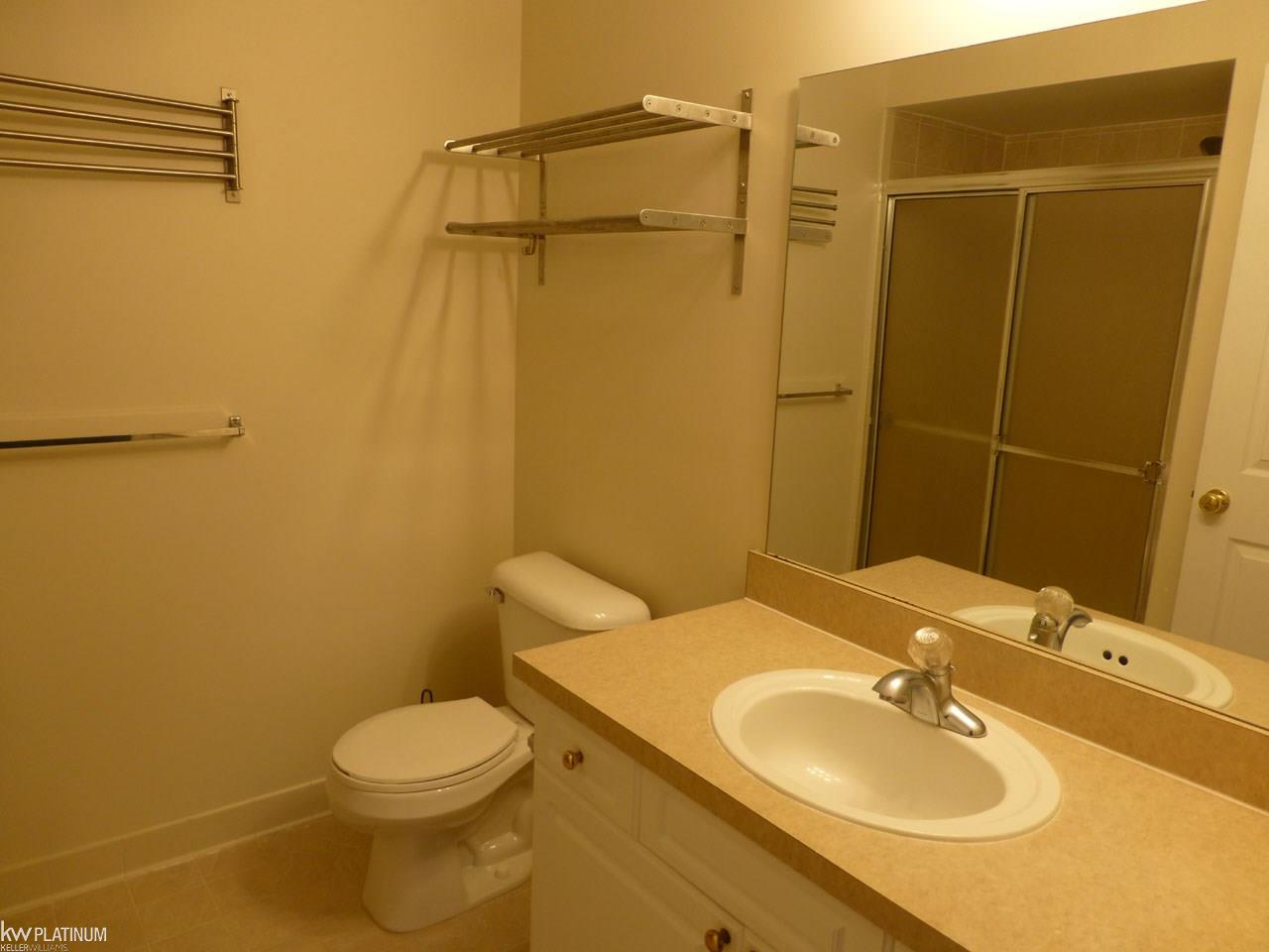 3643 Oakmonte Boulevard Rochester, MI 48306 - Photo 15 of 47 Master Bath with ceramic shower