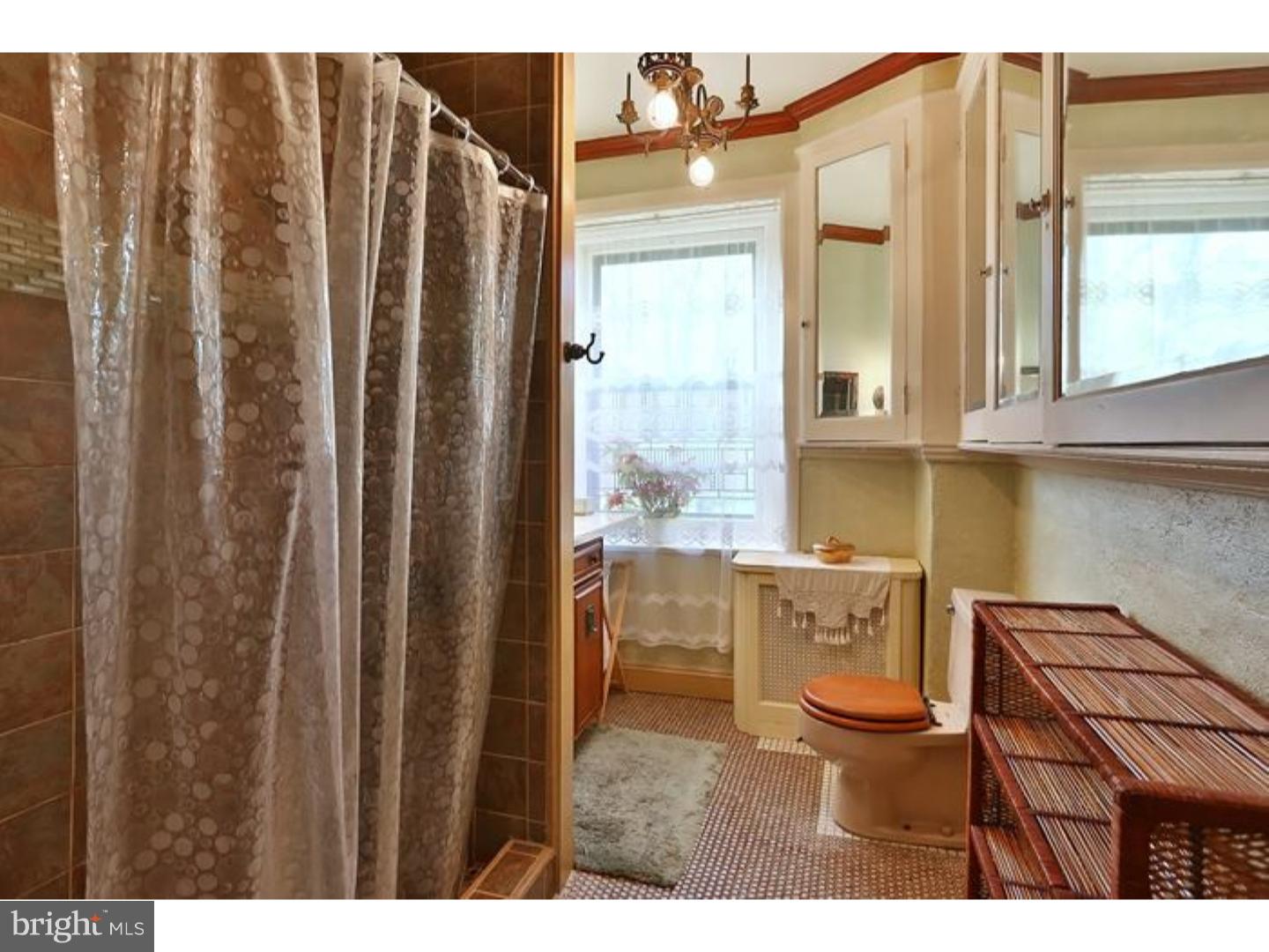 232 Pelham Road Philadelphia, PA 19119 - Photo 13 of 24